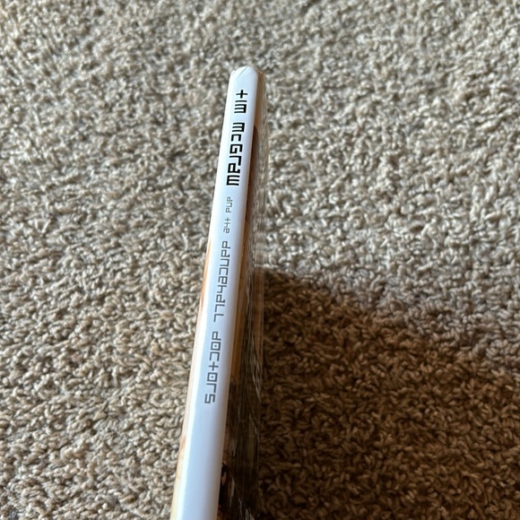 Tim McGraw and the Dancehill Doctors 2002 Hard Cover Tour Book - Picture 6 of 8